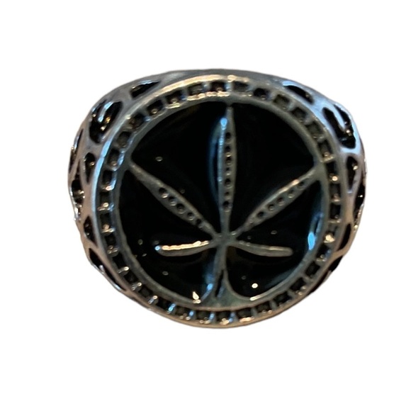 Vintage Style Leaf Decor Silver Tone Unisex Ring - Picture 4 of 7